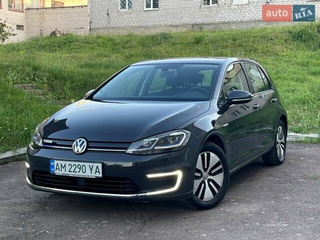 Серый Фольксваген e-Golf, объемом двигателя 0 л и пробегом 62 тыс. км за 14300 $, фото 2 на Automoto.ua