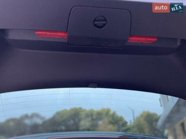 Серый Фольксваген e-Golf, объемом двигателя 0 л и пробегом 91 тыс. км за 13500 $, фото 24 на Automoto.ua