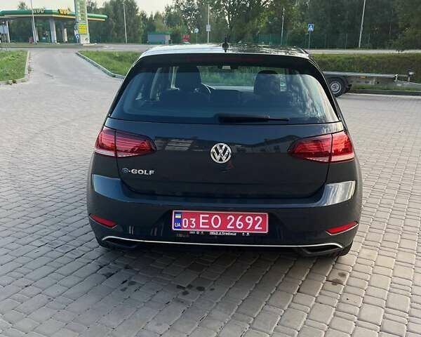 Серый Фольксваген e-Golf, объемом двигателя 0 л и пробегом 42 тыс. км за 14199 $, фото 5 на Automoto.ua