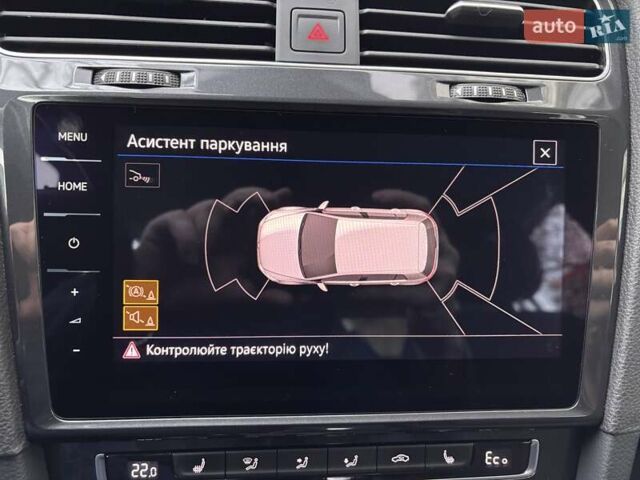 Серый Фольксваген e-Golf, объемом двигателя 0 л и пробегом 60 тыс. км за 16900 $, фото 41 на Automoto.ua