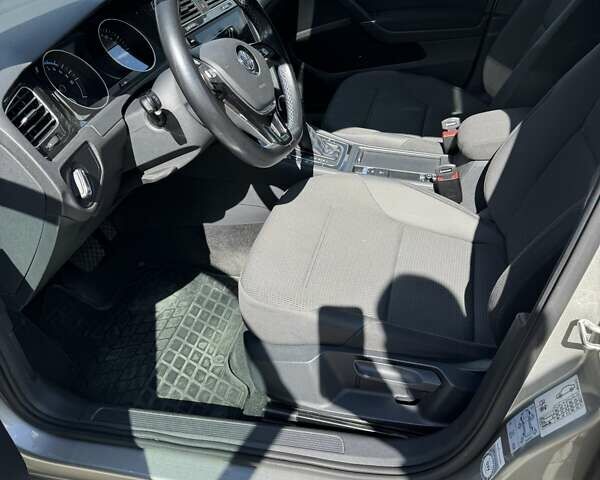 Сірий Фольксваген e-Golf, об'ємом двигуна 0 л та пробігом 50 тис. км за 15000 $, фото 9 на Automoto.ua