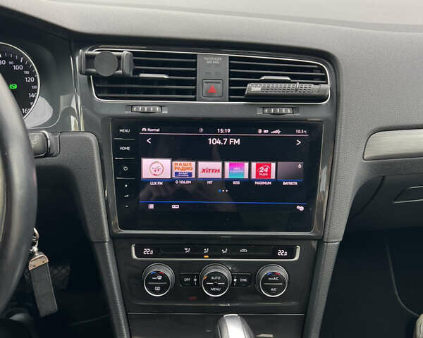 Серый Фольксваген e-Golf, объемом двигателя 0 л и пробегом 45 тыс. км за 14800 $, фото 28 на Automoto.ua