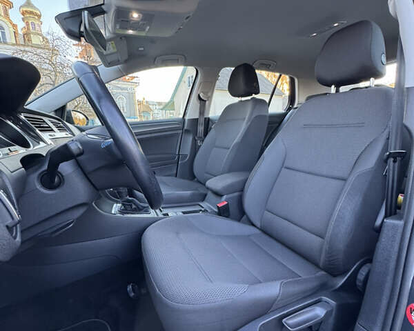 Сірий Фольксваген e-Golf, об'ємом двигуна 0 л та пробігом 51 тис. км за 13499 $, фото 52 на Automoto.ua