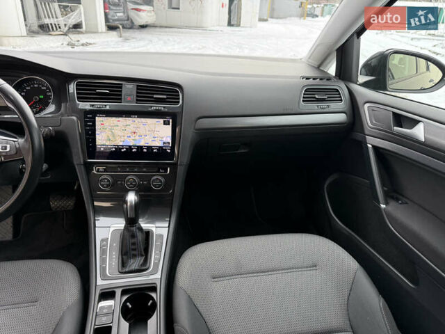 Сірий Фольксваген e-Golf, об'ємом двигуна 0 л та пробігом 53 тис. км за 13800 $, фото 15 на Automoto.ua