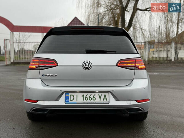 Серый Фольксваген e-Golf, объемом двигателя 0 л и пробегом 49 тыс. км за 14900 $, фото 5 на Automoto.ua