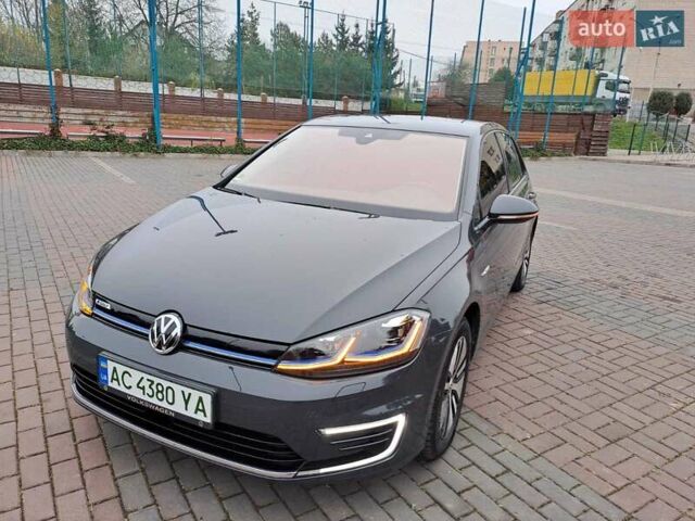 Серый Фольксваген e-Golf, объемом двигателя 0 л и пробегом 44 тыс. км за 15400 $, фото 5 на Automoto.ua