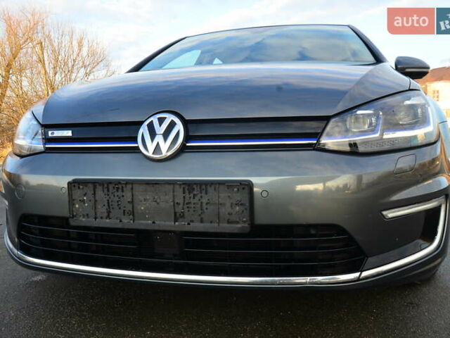 Серый Фольксваген e-Golf, объемом двигателя 0 л и пробегом 91 тыс. км за 13250 $, фото 7 на Automoto.ua