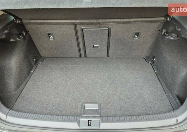 Сірий Фольксваген e-Golf, об'ємом двигуна 0 л та пробігом 81 тис. км за 15600 $, фото 28 на Automoto.ua