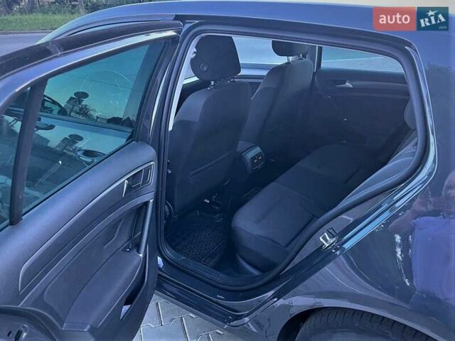 Серый Фольксваген e-Golf, объемом двигателя 0 л и пробегом 64 тыс. км за 15600 $, фото 6 на Automoto.ua