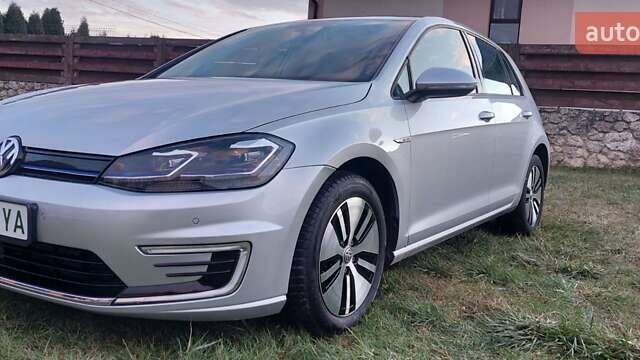 Серый Фольксваген e-Golf, объемом двигателя 0 л и пробегом 24 тыс. км за 16799 $, фото 22 на Automoto.ua