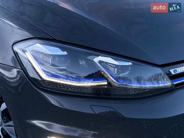 Серый Фольксваген e-Golf, объемом двигателя 0 л и пробегом 157 тыс. км за 12499 $, фото 4 на Automoto.ua