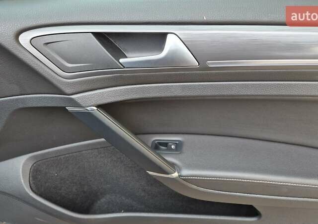 Сірий Фольксваген e-Golf, об'ємом двигуна 0 л та пробігом 81 тис. км за 15600 $, фото 25 на Automoto.ua