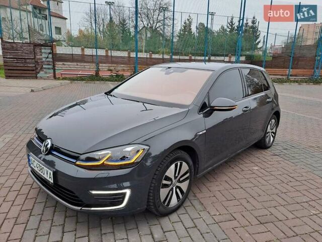 Серый Фольксваген e-Golf, объемом двигателя 0 л и пробегом 54 тыс. км за 16500 $, фото 1 на Automoto.ua