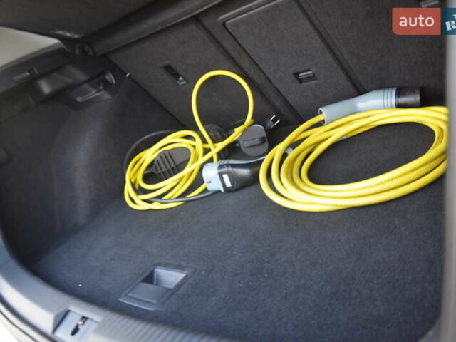 Серый Фольксваген e-Golf, объемом двигателя 0 л и пробегом 91 тыс. км за 13250 $, фото 52 на Automoto.ua