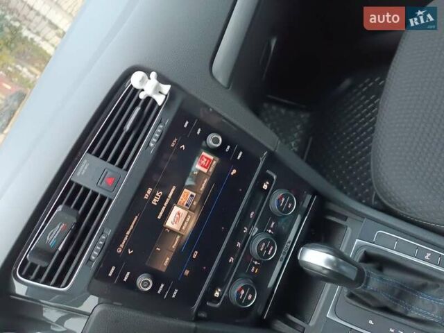 Серый Фольксваген e-Golf, объемом двигателя 0 л и пробегом 40 тыс. км за 15800 $, фото 1 на Automoto.ua