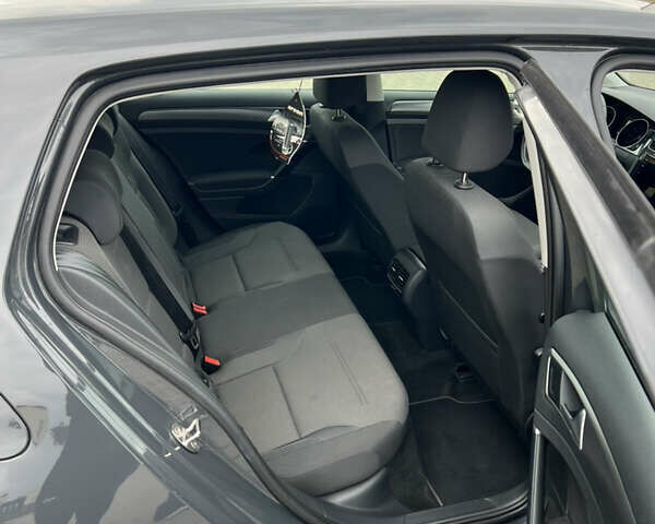 Серый Фольксваген e-Golf, объемом двигателя 0 л и пробегом 45 тыс. км за 14800 $, фото 47 на Automoto.ua