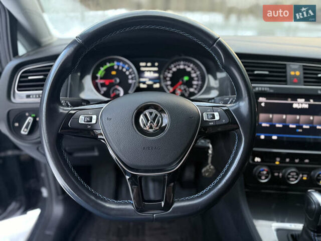 Серый Фольксваген e-Golf, объемом двигателя 0 л и пробегом 49 тыс. км за 14500 $, фото 43 на Automoto.ua