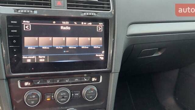 Серый Фольксваген e-Golf, объемом двигателя 0 л и пробегом 24 тыс. км за 16799 $, фото 40 на Automoto.ua