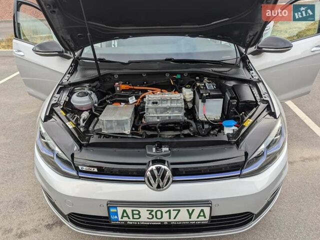 Серый Фольксваген e-Golf, объемом двигателя 0 л и пробегом 29 тыс. км за 14800 $, фото 54 на Automoto.ua
