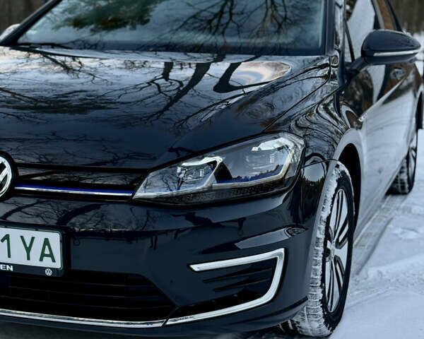 Серый Фольксваген e-Golf, объемом двигателя 0 л и пробегом 49 тыс. км за 14500 $, фото 1 на Automoto.ua