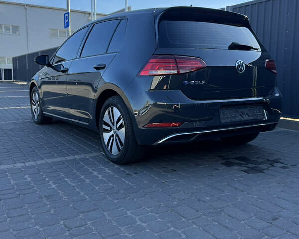 Серый Фольксваген e-Golf, объемом двигателя 0 л и пробегом 77 тыс. км за 13500 $, фото 4 на Automoto.ua
