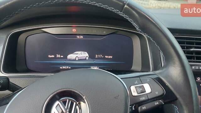 Серый Фольксваген e-Golf, объемом двигателя 0 л и пробегом 24 тыс. км за 16799 $, фото 39 на Automoto.ua