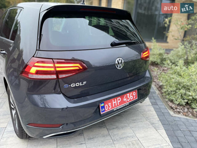 Серый Фольксваген e-Golf, объемом двигателя 0 л и пробегом 91 тыс. км за 13500 $, фото 11 на Automoto.ua