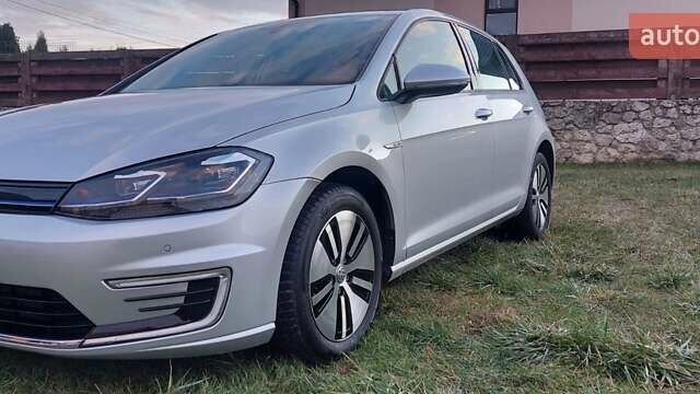 Серый Фольксваген e-Golf, объемом двигателя 0 л и пробегом 24 тыс. км за 16799 $, фото 21 на Automoto.ua