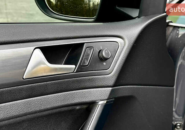 Сірий Фольксваген e-Golf, об'ємом двигуна 0 л та пробігом 64 тис. км за 13500 $, фото 25 на Automoto.ua