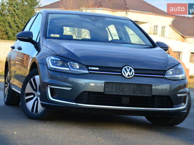 Серый Фольксваген e-Golf, объемом двигателя 0 л и пробегом 91 тыс. км за 13250 $, фото 22 на Automoto.ua