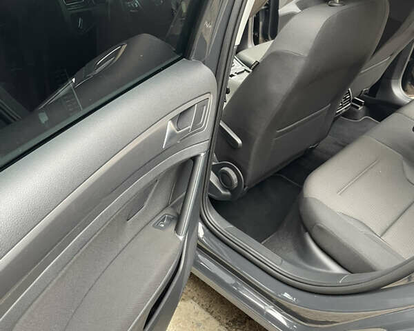 Сірий Фольксваген e-Golf, об'ємом двигуна 0 л та пробігом 40 тис. км за 16500 $, фото 31 на Automoto.ua