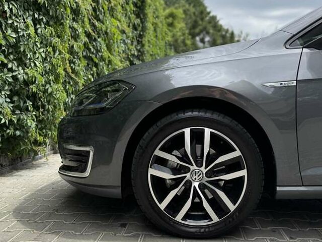 Сірий Фольксваген e-Golf, об'ємом двигуна 0 л та пробігом 49 тис. км за 19200 $, фото 17 на Automoto.ua