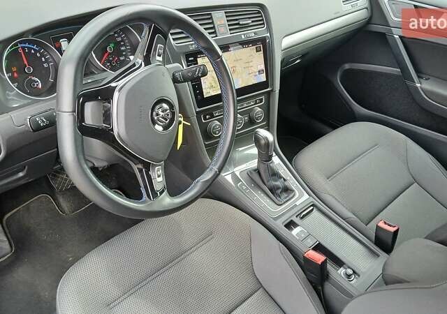 Сірий Фольксваген e-Golf, об'ємом двигуна 0 л та пробігом 29 тис. км за 16000 $, фото 10 на Automoto.ua