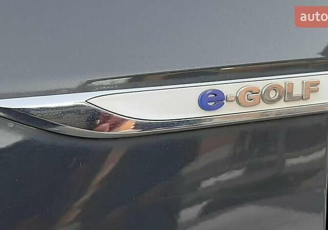 Серый Фольксваген e-Golf, объемом двигателя 0 л и пробегом 140 тыс. км за 12300 $, фото 12 на Automoto.ua