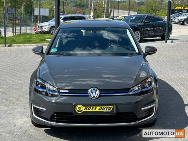 Серый Фольксваген e-Golf, объемом двигателя 36 л и пробегом 80 тыс. км за 15600 $, фото 1 на Automoto.ua