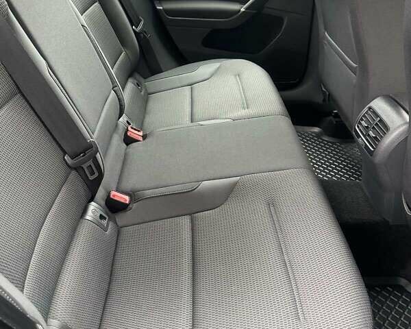 Сірий Фольксваген e-Golf, об'ємом двигуна 0 л та пробігом 67 тис. км за 15400 $, фото 13 на Automoto.ua