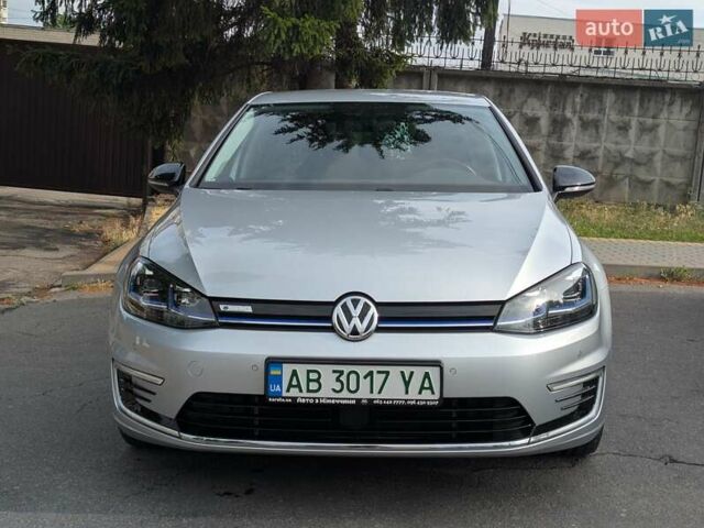 Серый Фольксваген e-Golf, объемом двигателя 0 л и пробегом 29 тыс. км за 14800 $, фото 1 на Automoto.ua