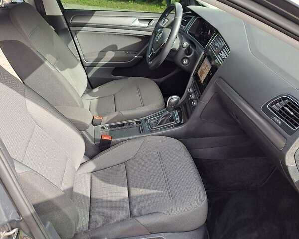 Серый Фольксваген e-Golf, объемом двигателя 0 л и пробегом 54 тыс. км за 16500 $, фото 32 на Automoto.ua
