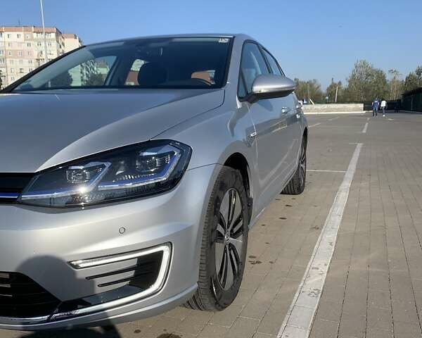 Сірий Фольксваген e-Golf, об'ємом двигуна 0 л та пробігом 20 тис. км за 16700 $, фото 3 на Automoto.ua