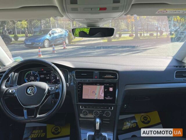 Серый Фольксваген e-Golf, объемом двигателя 36 л и пробегом 106 тыс. км за 15700 $, фото 9 на Automoto.ua