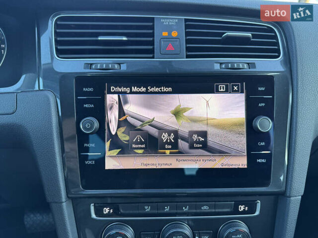 Сірий Фольксваген e-Golf, об'ємом двигуна 0 л та пробігом 51 тис. км за 13499 $, фото 62 на Automoto.ua