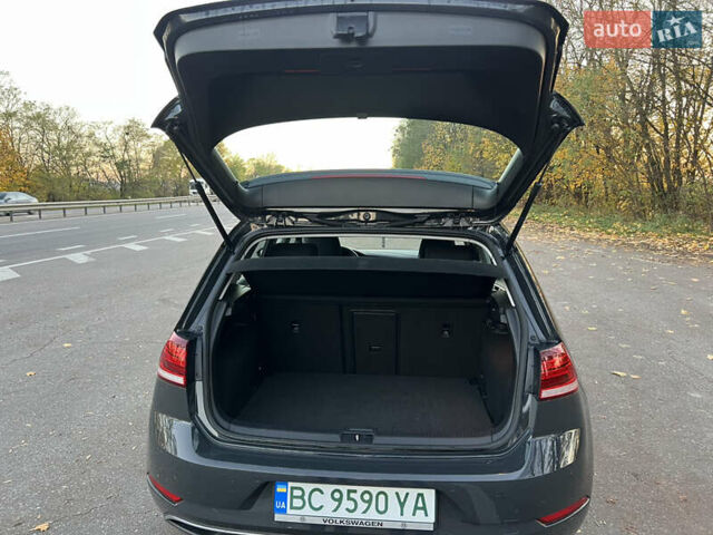 Серый Фольксваген e-Golf, объемом двигателя 0 л и пробегом 69 тыс. км за 12950 $, фото 30 на Automoto.ua