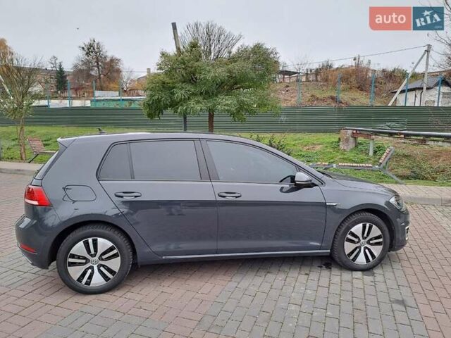 Серый Фольксваген e-Golf, объемом двигателя 0 л и пробегом 54 тыс. км за 16500 $, фото 5 на Automoto.ua