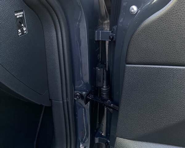 Серый Фольксваген e-Golf, объемом двигателя 0 л и пробегом 48 тыс. км за 14617 $, фото 27 на Automoto.ua