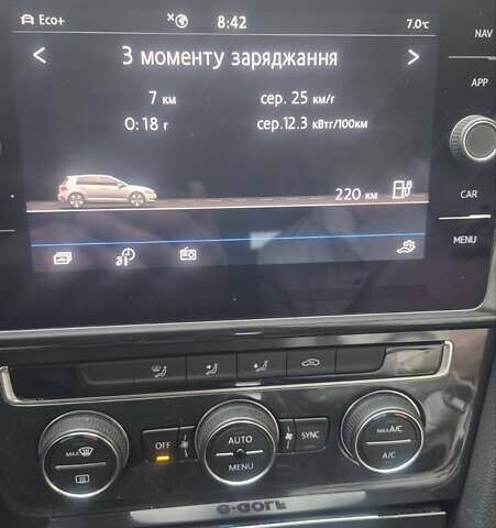 Сірий Фольксваген e-Golf, об'ємом двигуна 0 л та пробігом 67 тис. км за 15400 $, фото 22 на Automoto.ua