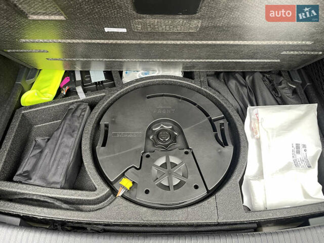 Сірий Фольксваген e-Golf, об'ємом двигуна 0 л та пробігом 40 тис. км за 16500 $, фото 15 на Automoto.ua