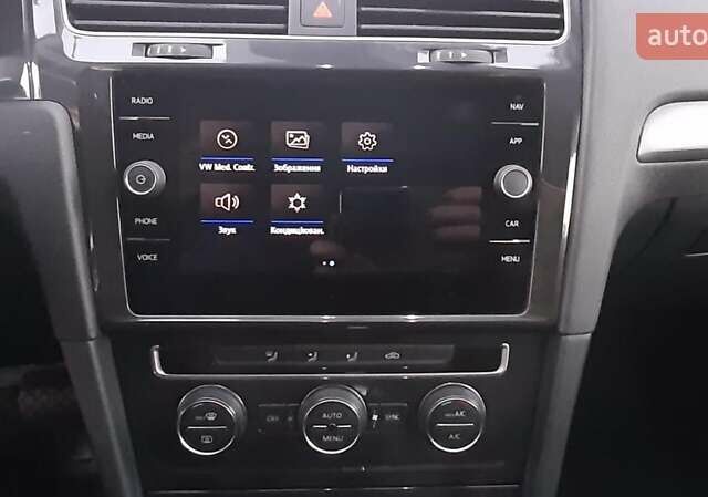 Серый Фольксваген e-Golf, объемом двигателя 0 л и пробегом 140 тыс. км за 12300 $, фото 19 на Automoto.ua