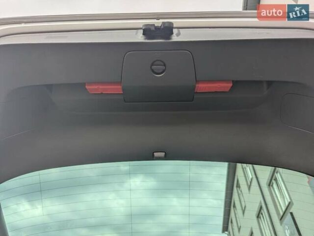 Серый Фольксваген e-Golf, объемом двигателя 0 л и пробегом 29 тыс. км за 14800 $, фото 50 на Automoto.ua