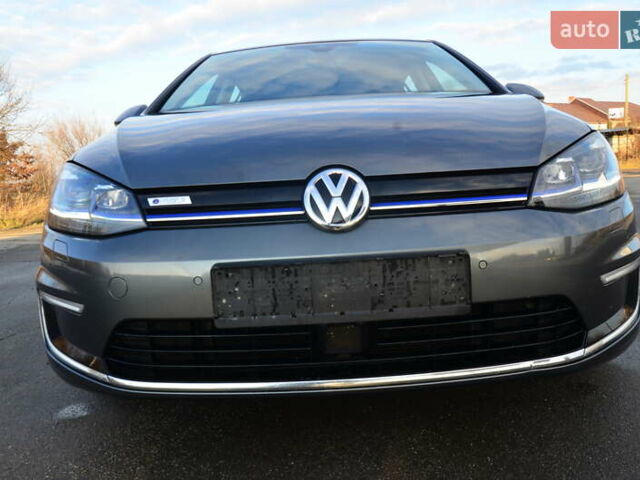 Серый Фольксваген e-Golf, объемом двигателя 0 л и пробегом 91 тыс. км за 13250 $, фото 15 на Automoto.ua