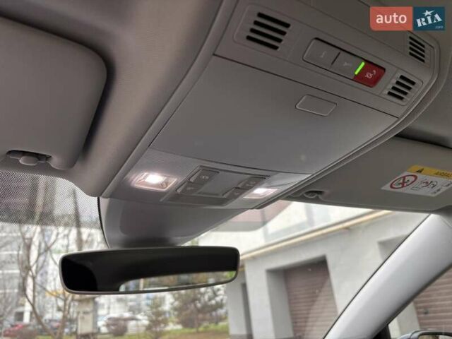 Серый Фольксваген e-Golf, объемом двигателя 0 л и пробегом 60 тыс. км за 16900 $, фото 26 на Automoto.ua